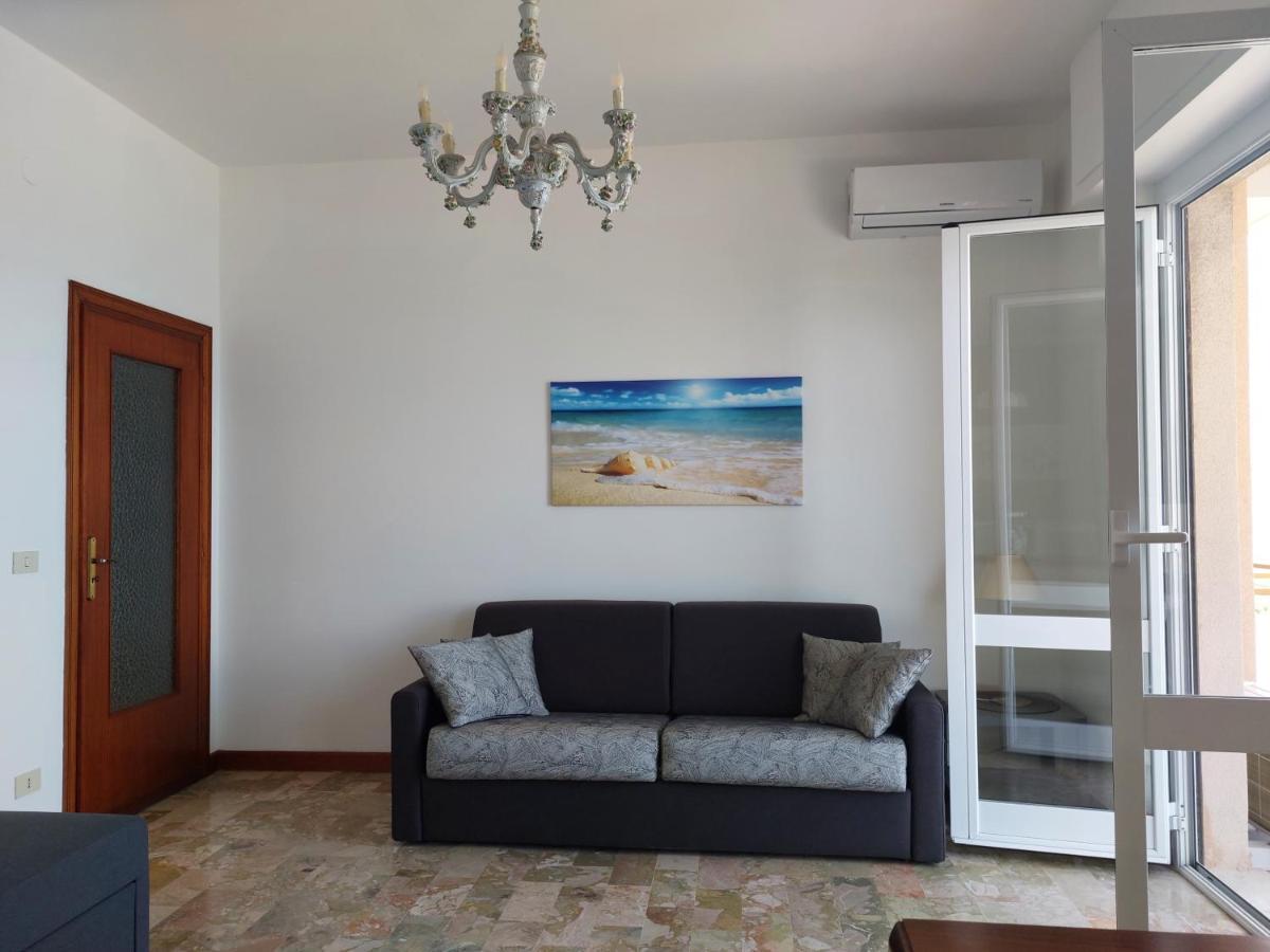 Maremare, Really On The Beach, With Private Parking Savona Exterior foto